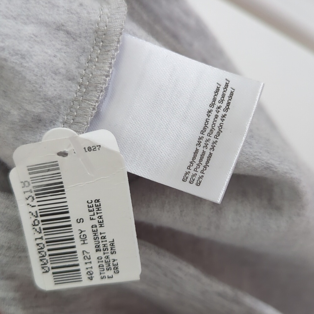 Brand new Halston crewneck- Size small - Picture 3 of 3
